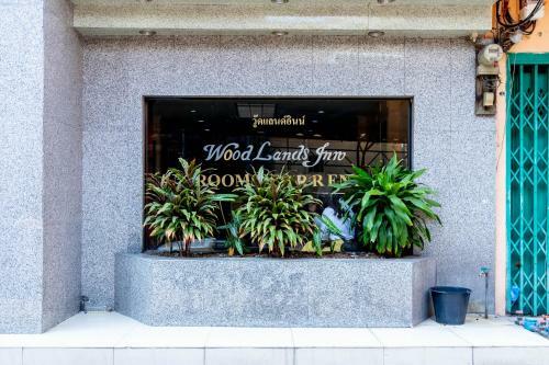 Posada Woodlands Inn