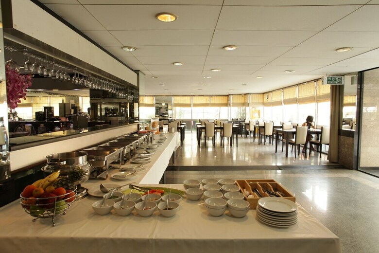 Hotel Nanatai Suites