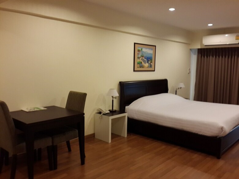 Hotel Nanatai Suites