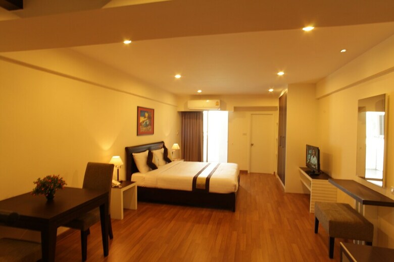 Hotel Nanatai Suites