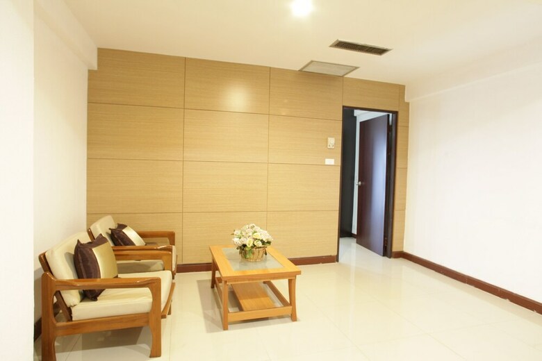 Hotel Nanatai Suites