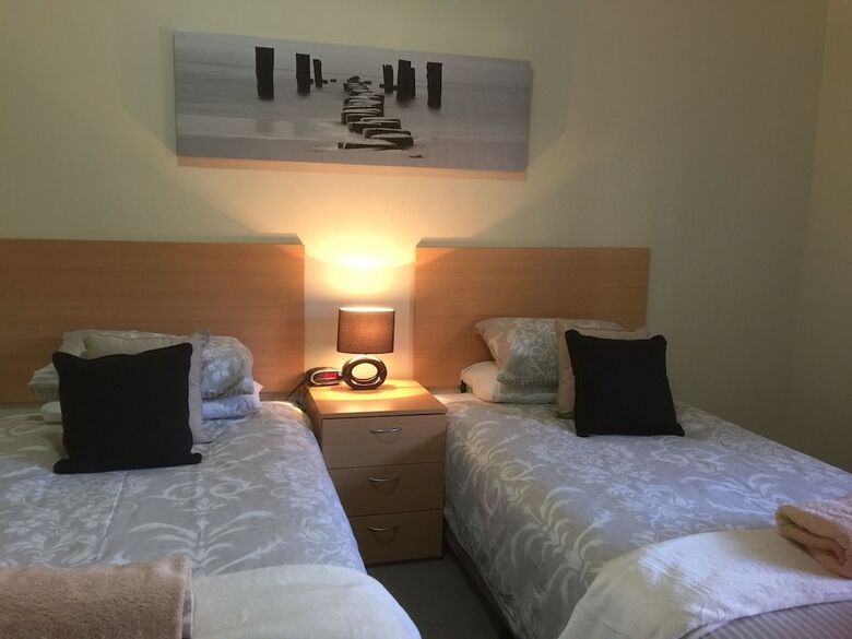 Motel The Nosh & Nod - Howick Street