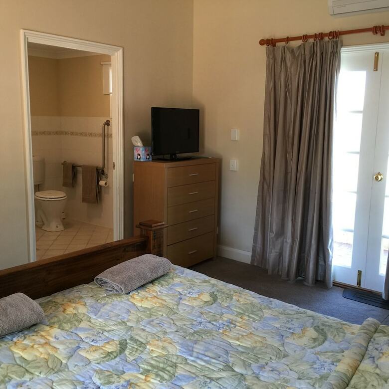 Motel The Nosh & Nod - Howick Street