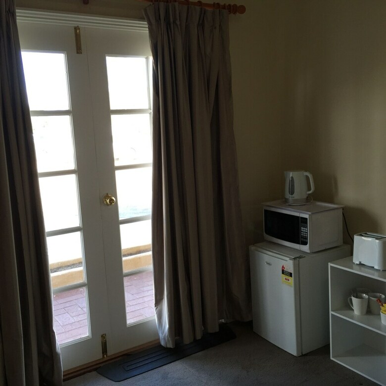 Motel The Nosh & Nod - Howick Street
