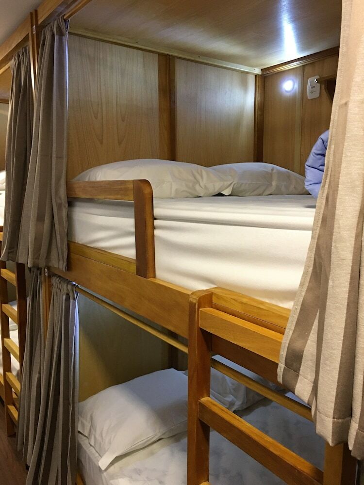 Eleganz Hostel & Suites