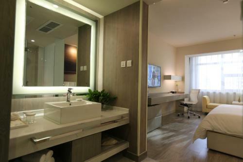 Metropolo Baotou Railway Station And Science University Hotel