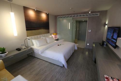 Metropolo Baotou Railway Station And Science University Hotel