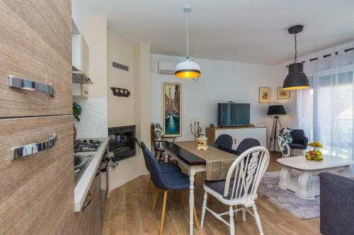 Hostal Apartments Marta