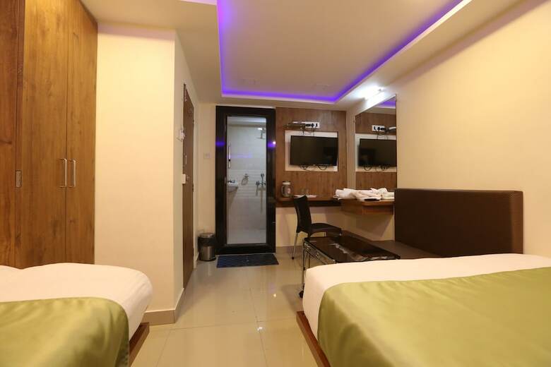 Hotel Happyland