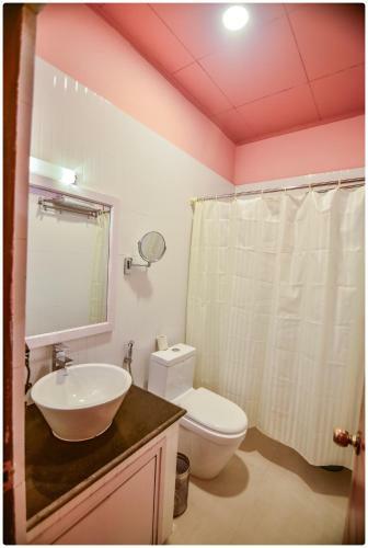 Hotel Cedar Inn
