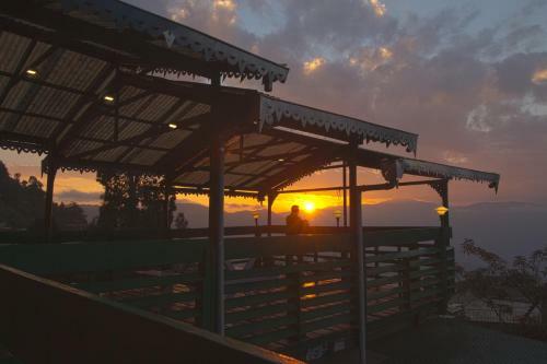 Hotel Mount Himalayan Resort