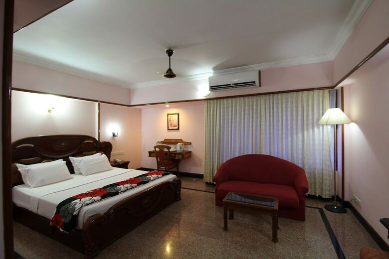 Hotel Mayura Residency
