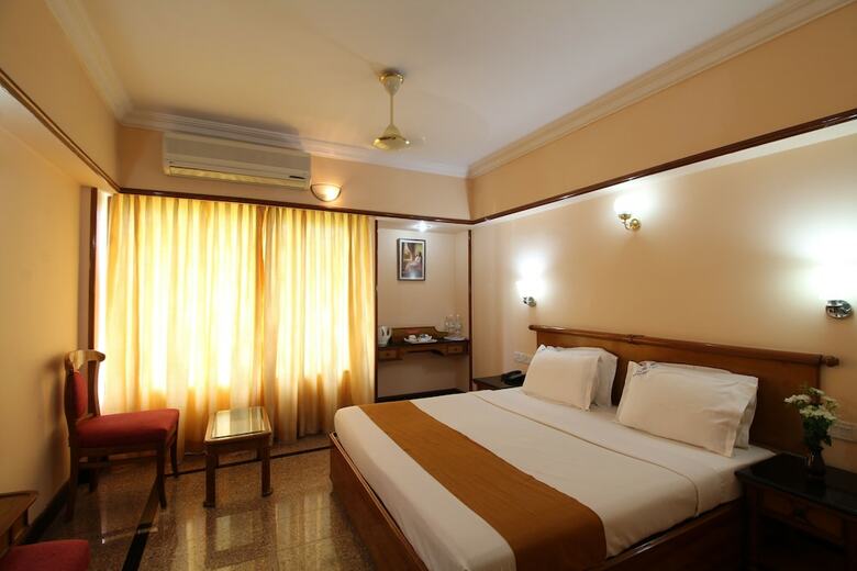 Hotel Mayura Residency