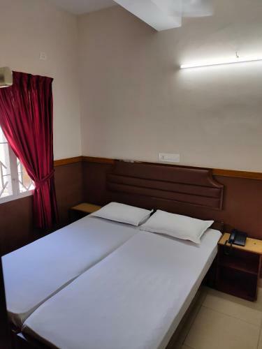 Hotel Maple Regency