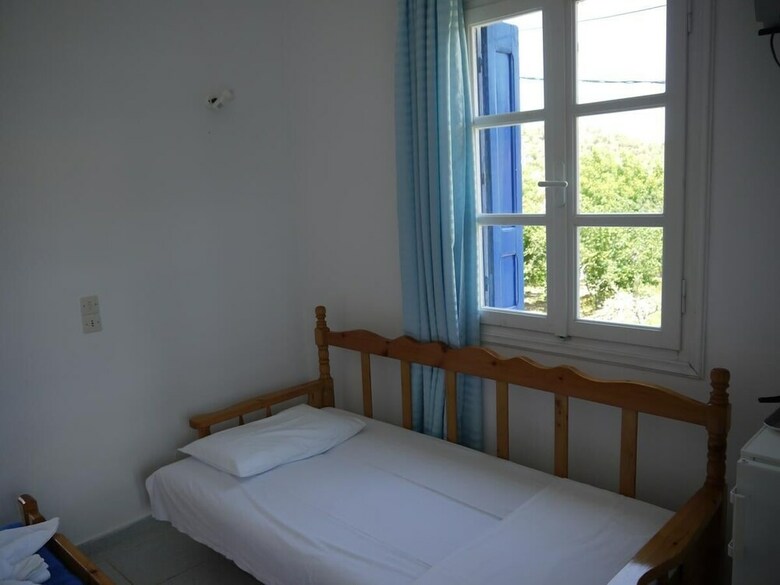 Hotel Crystal Rooms