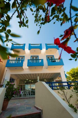 Tripodis Apartments