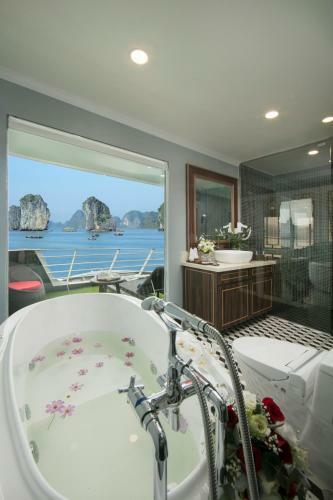 Era Cruises Halong