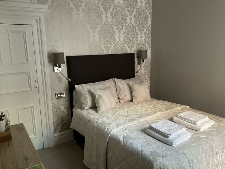 Hostal Glenora Guest House