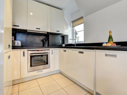 Cozy Apartment In Saundersfoot Near Beach