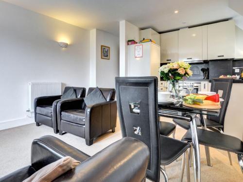 Cozy Apartment In Saundersfoot Near Beach