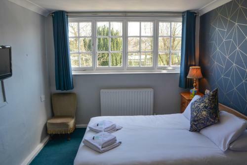 Hotel Llanerch Inn