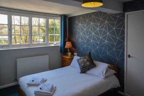 Hotel Llanerch Inn