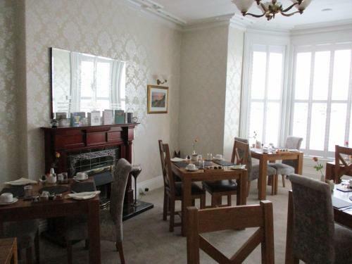 Hostal Adcote House