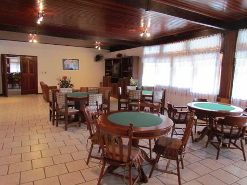 Hotel Dos Bret�es