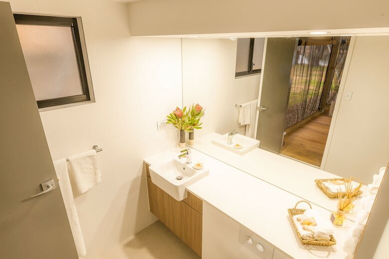 Olio Bello Lakeside Glamping