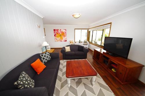 Breakaway, 11 Scott Street