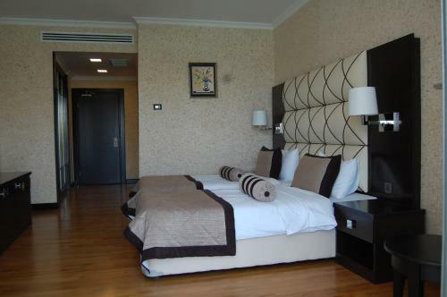 Agsaray Deluxe Hotel