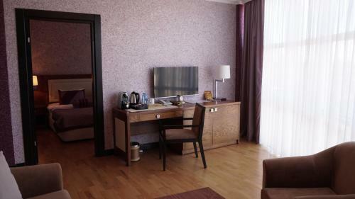 Agsaray Deluxe Hotel