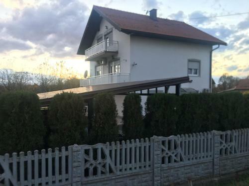 Hostal Guesthouse Denis