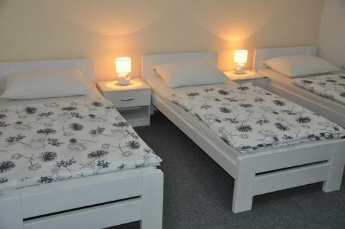 Hostal Guesthouse Denis