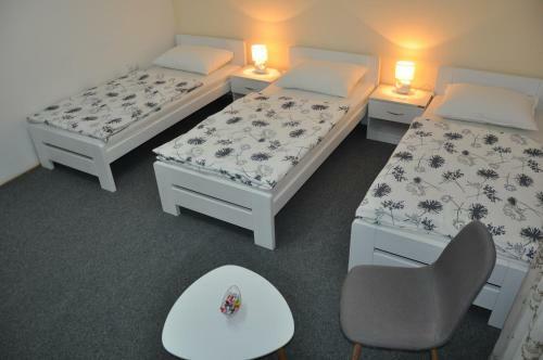 Hostal Guesthouse Denis