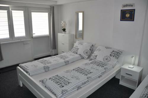 Hostal Guesthouse Denis