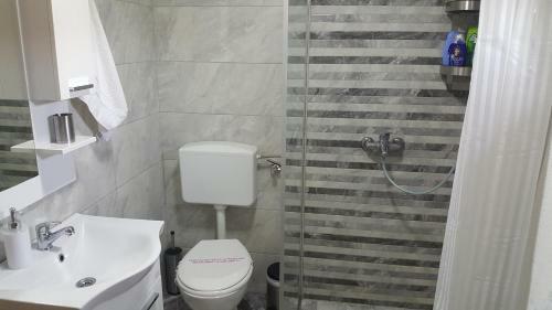 Hostal Guesthouse Denis