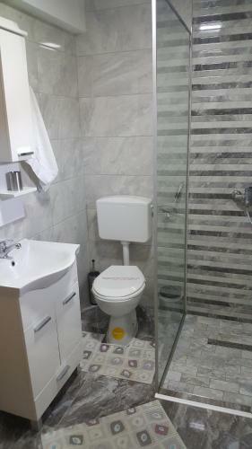Hostal Guesthouse Denis