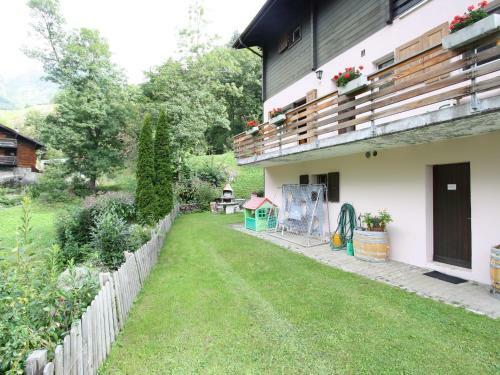 Spacious Apartment In Mehlbaum With Mountain View