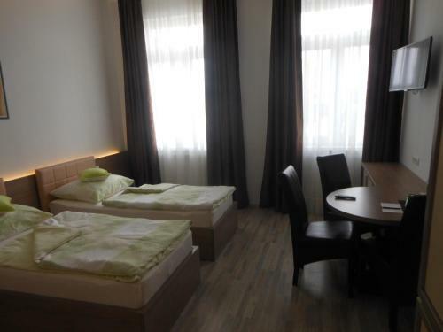 Hostal Hotel Garni Neud�rfl