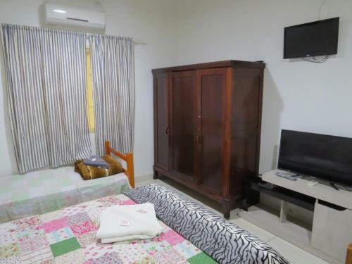 Hostal Residencial E Pousada 663