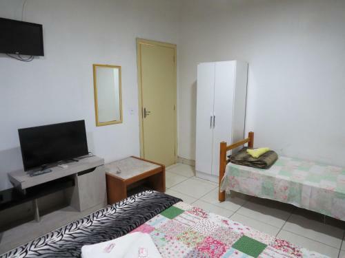 Hostal Residencial E Pousada 663