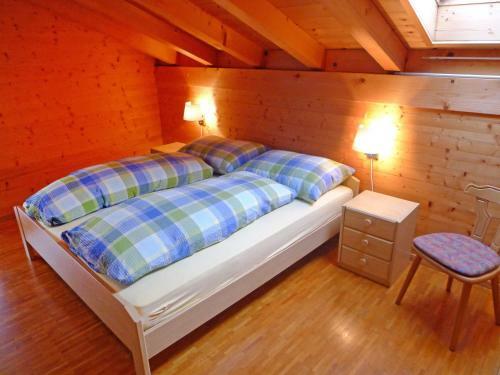 Apartment Wohnung Violett