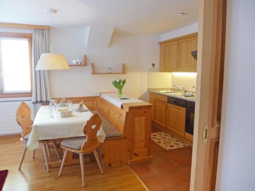 Apartment Chesa Vadret Surlej