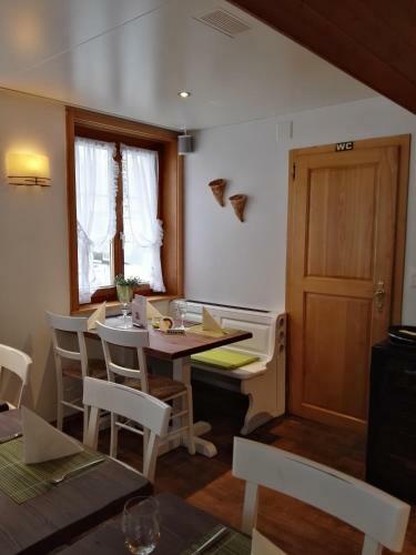 Hostal Pizzeria-pension Gambrinus