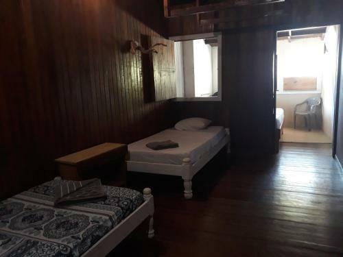 Hostal Surf House Pavones