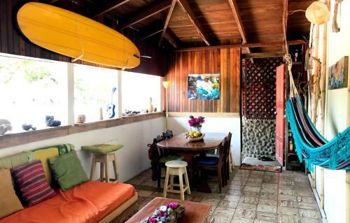 Hostal Surf House Pavones