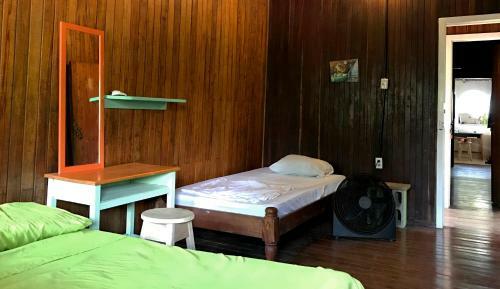 Hostal Surf House Pavones
