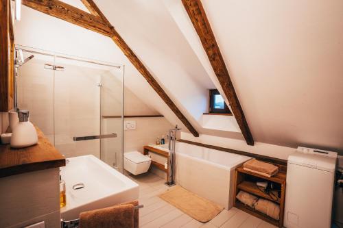Apartamentos Latron 98
