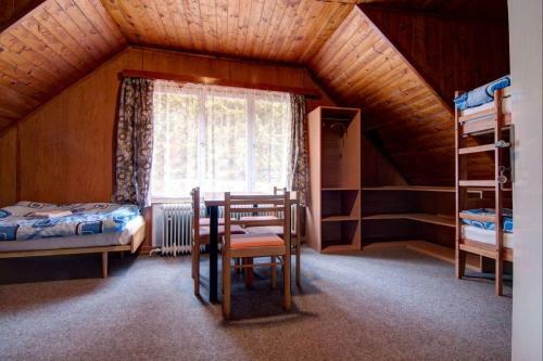 Hostal Chata Z�ti?�